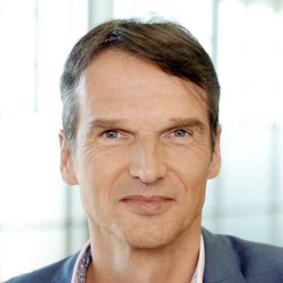 Prof Dr. Jens Redner17-Bronze